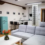 9b The Appartments *