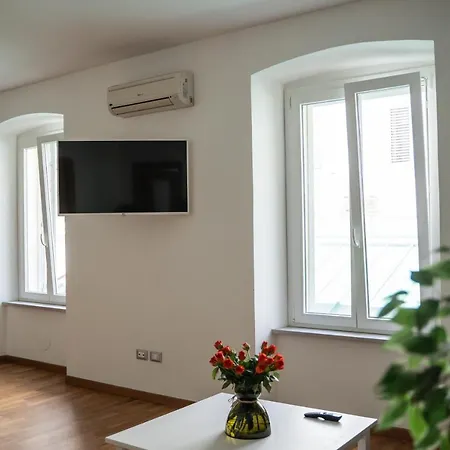 アパート 9b The Appartments トリエステ