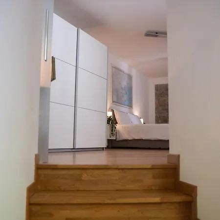 9b The Appartments * トリエステ